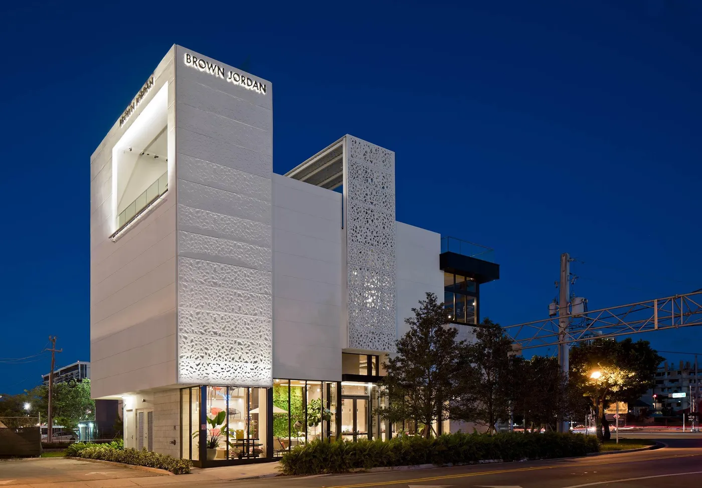 Brown Jordan BJ 1084