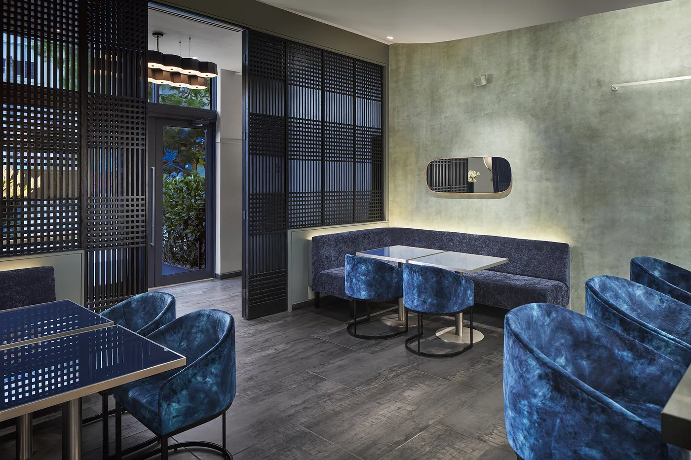 LOW Moris Moreno Haiku 052021 4643