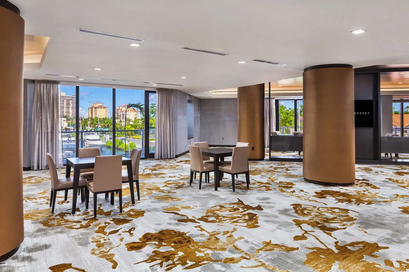 Marina Tower MG 9225 G