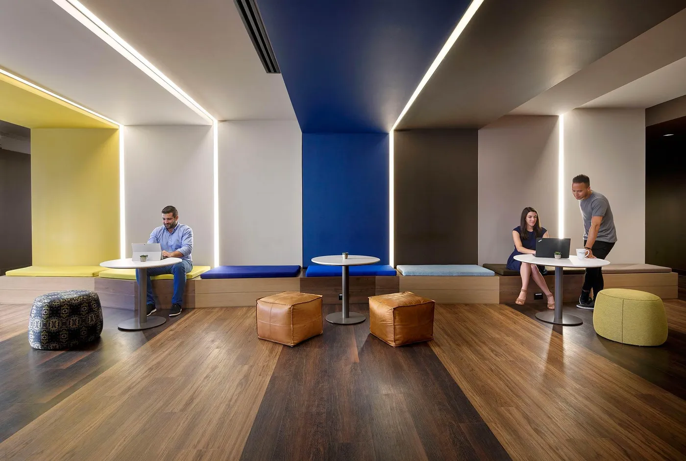 Pipeline Tampa Lobby Seating1